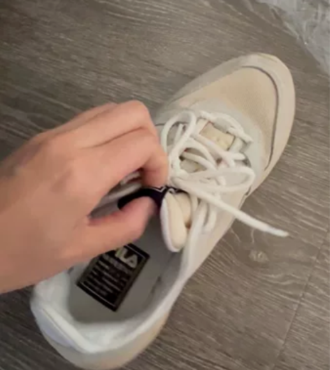 斐乐跑鞋 在店里买的 感兴趣的话点“我想要...