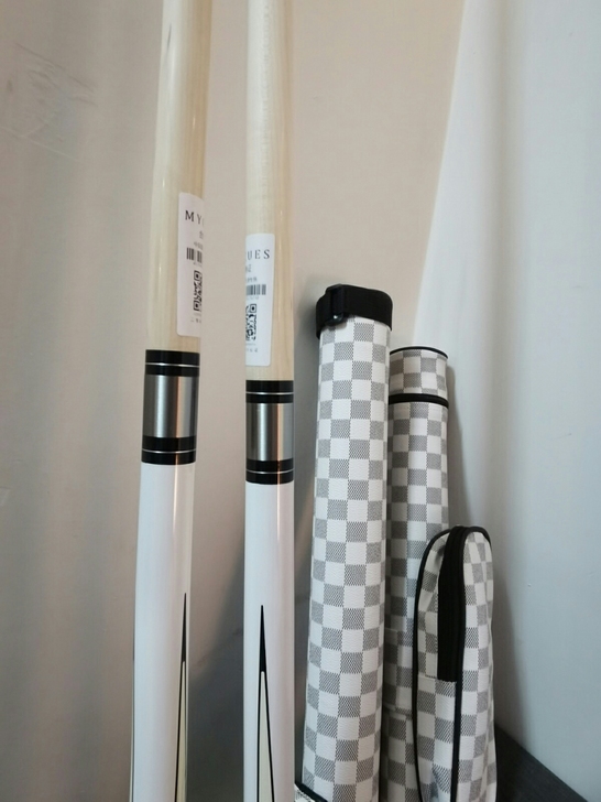 低价处理美洲豹台球杆爵士白款专业黑八桌球杆...