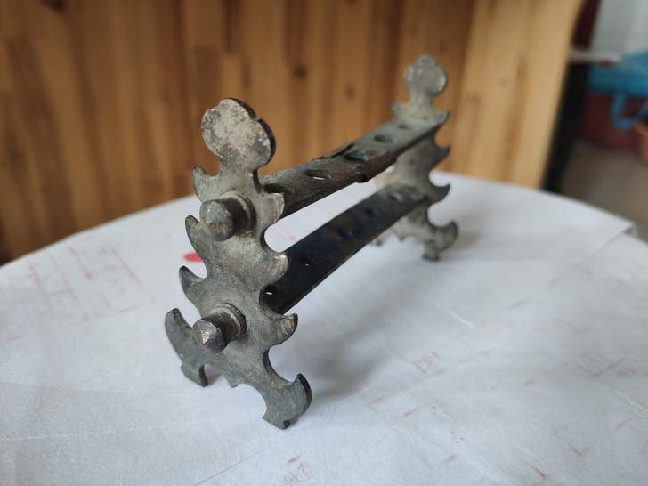 铜笔架    火焰状