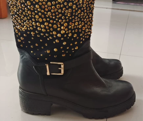 搬家清理，专柜购他她短靴，买来基本就没上脚...