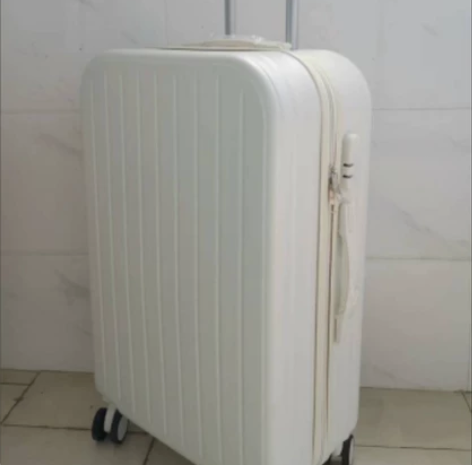 【全新包邮】全新韩版万向轮小清新行李箱密码...