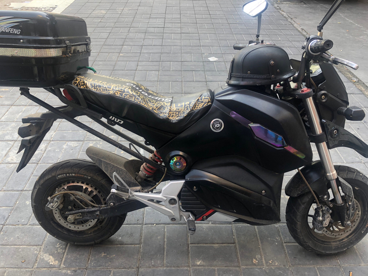 72v35a小刀电动摩托,速度能到70满电...
