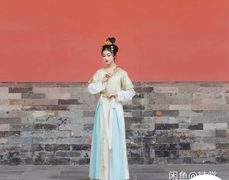 五五年，秋色【时夏汉服】梵音-袒领套 装 ...