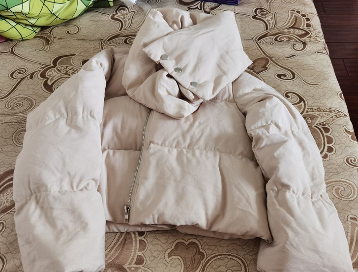 全新剪标米祖短款S码羽绒服，长款满印毛衣