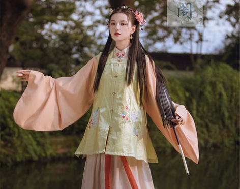 司南阁| 明制平价汉服原创立领衫 比甲 绣...