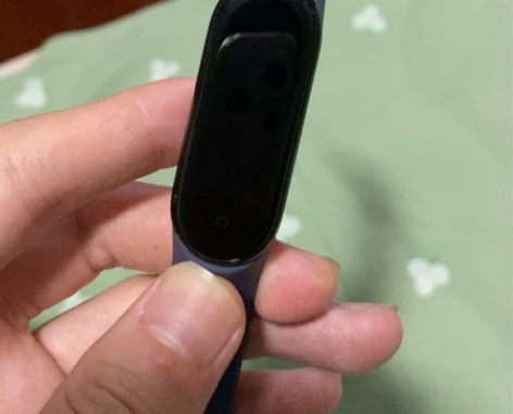 小米手环5，带盒子 感兴趣的话点“我想要”...