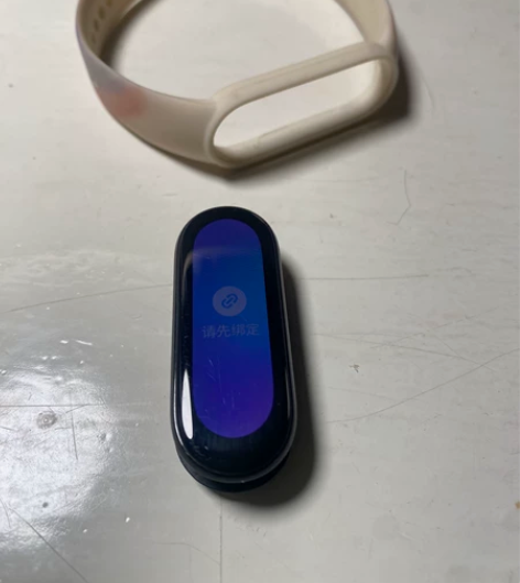 出一个小米手环6基础班, 功能完好,屏幕完...
