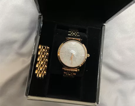 阿玛尼满天星手表 帮朋友卖的 朋友前男友送...