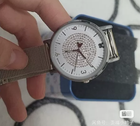 正港迪士尼手表，买来只试戴过，超级好看，闪...