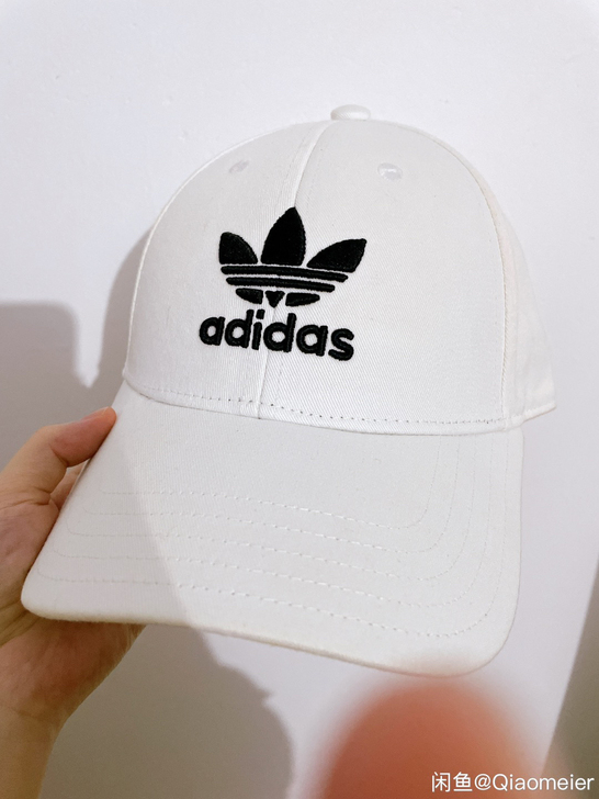 正品阿迪达斯帽子，闲置了，代购入手的。可调...