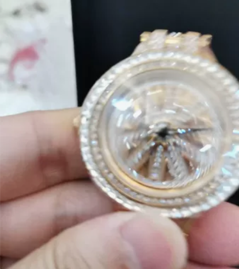 全新未使用，时来运转手表，轻微晃动，表盘就...