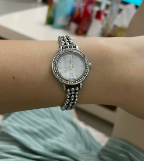 小众手表,搭衣服 感兴趣的话点“我想要”和...