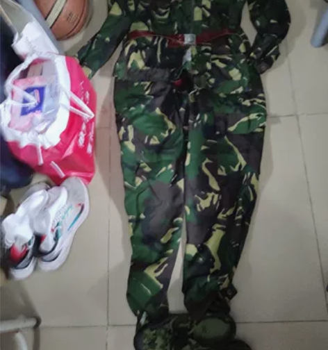 军训迷彩服一套 学校买的军训迷彩服，本人军...