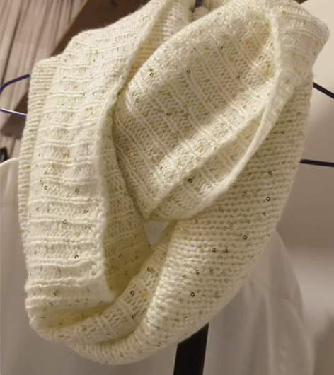 全新H##amp；amp；M毛线围脖，温暖...