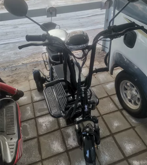 飞鸽牌三轮电动车48v12A。长1.2米宽...