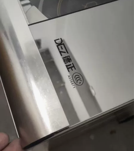 非常新的集成灶。一边天然气   一边电磁炉...