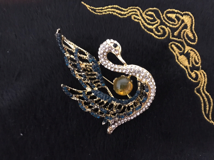 蓝珀胸针(非二代,非各种加工、仿制品),有...