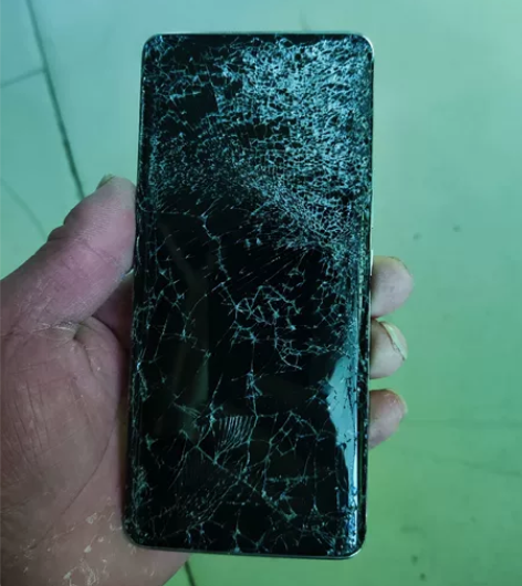 华为nove8 摔坏的，没有维修价值。售出...