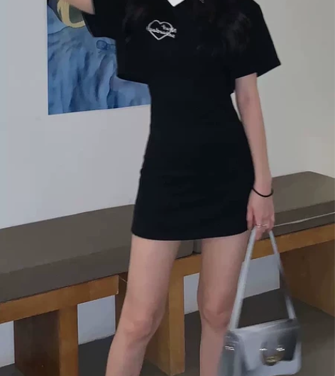 女夏季学院风辣妹镂空露腰黑色包臀裙修身小众...