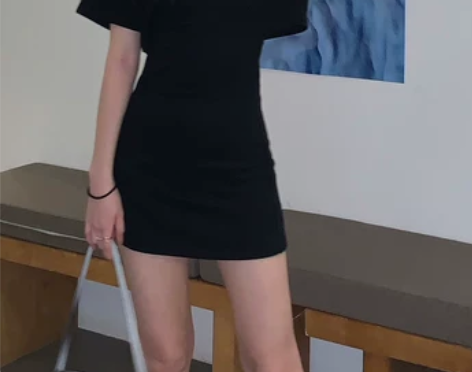女夏季学院风辣妹镂空露腰黑色包臀裙修身小众...
