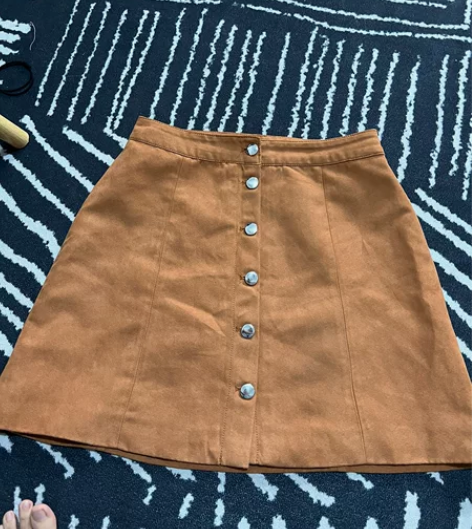 麂皮A字裙 H某M的 只穿出去过一次 压箱...