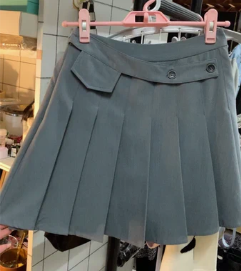 灰色百褶裙 s码闲置出 感兴趣的话点“我想...