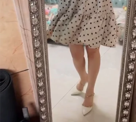 女士波点连衣裙，泡泡袖，蓬蓬裙，收腰显瘦 ...