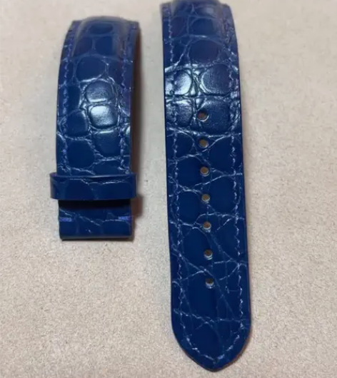 20-18mm品牌通用表带，深蓝色。表皮使...