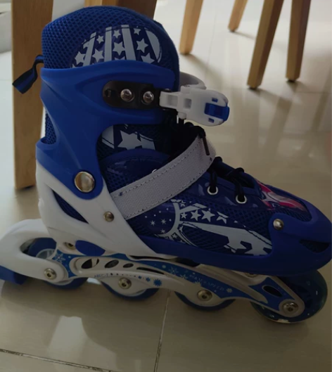 闲职遛冰鞋，穿都没穿几次，放在那里都忘记了...