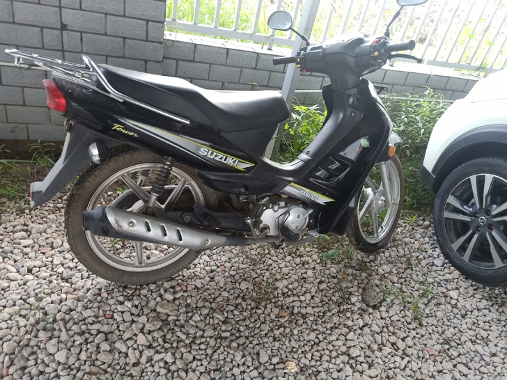 铃木110摩托车，4000公里，骑不习惯，...