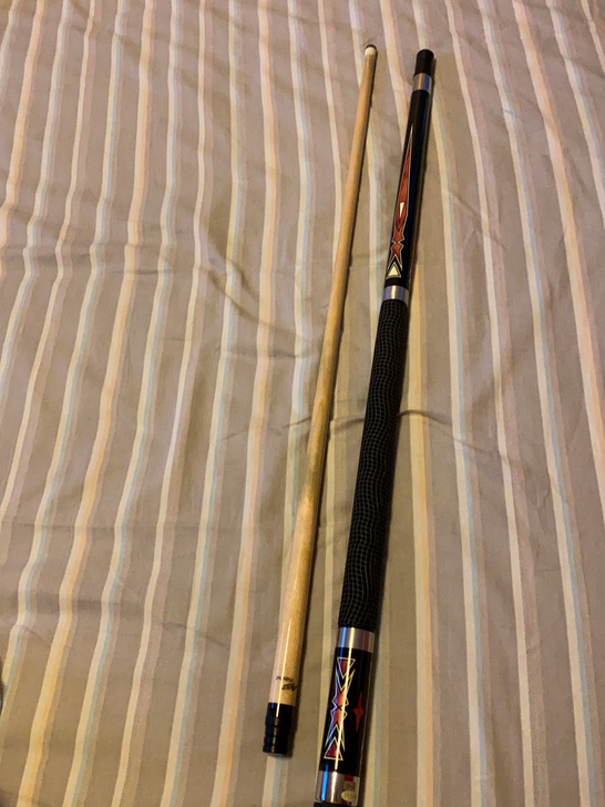 FURY台球杆,套翻出来已经坏了,球杆很新...