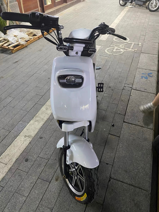 加州豹24A 电动车（带电池900）