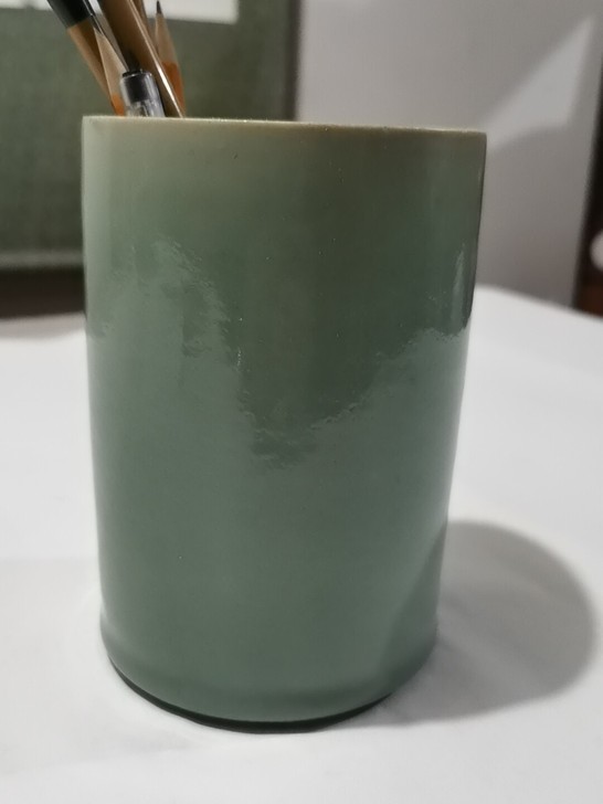 老笔筒竹青釉，手工拉坯釉色清凉深浅交加放置...