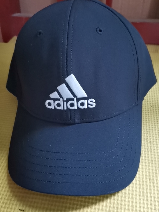 全新正品阿迪达斯鸭舌帽,耐磨耐洗耐晒