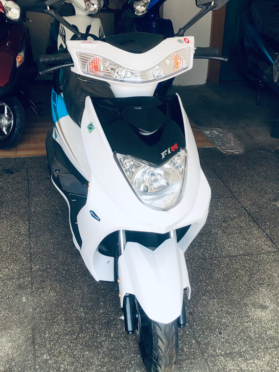 个旧诚信车行。新款国四电喷摩托车 正规合格...