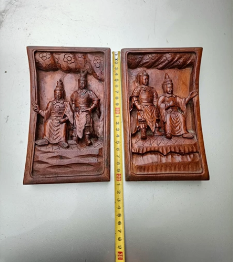 木雕一对的。如图包老的工艺好。完美品相的。...