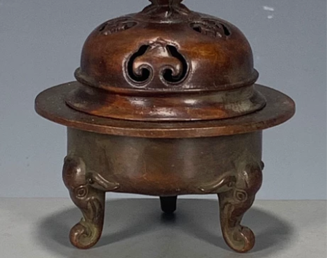 大清乾隆年制铜器三足莲花钮香炉熏香炉古玩杂...