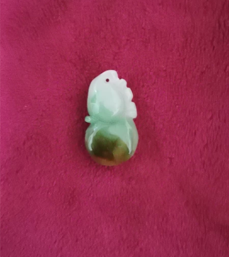 玉雕精致吊坠(品相优) 几十年左右保存品 ...