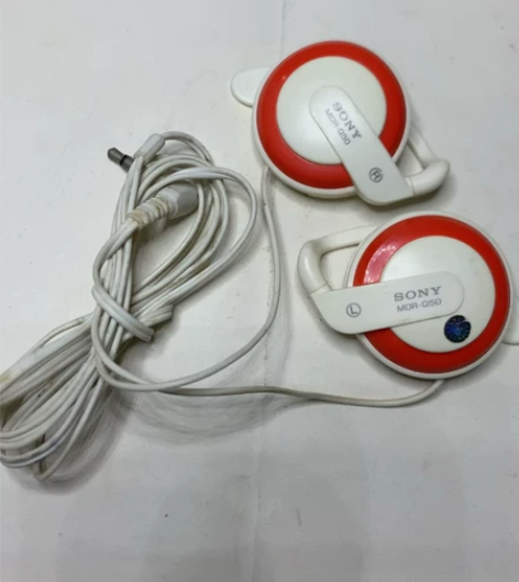 老耳机一副！正常使用！具体情况请看视频和照...