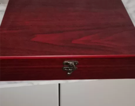 红酒开瓶器木盒装，全新，给邮费卖了，木盒都...