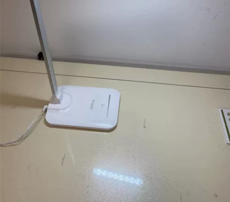 欧普台灯，触屏护眼灯，几乎全新 适合学生，...