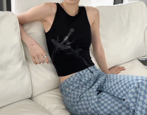 label方印花白色吊带背心女2022新款...