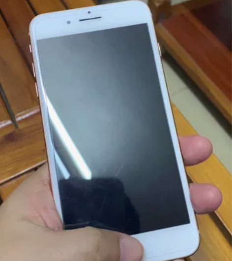 出售一手已用国行苹果8Plus，金色，64...