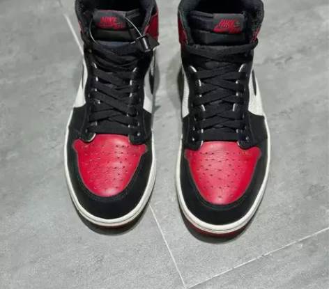 Aj1 黑红脚趾 41 原盒 成色很新 上...