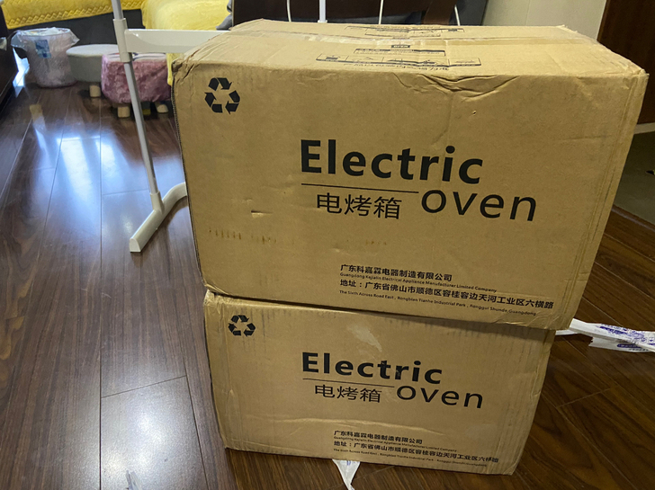 全新卡屋烤箱，原价899，特价80出。限西...
