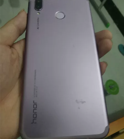 荣耀play 处理器970。屏幕右上角有。...