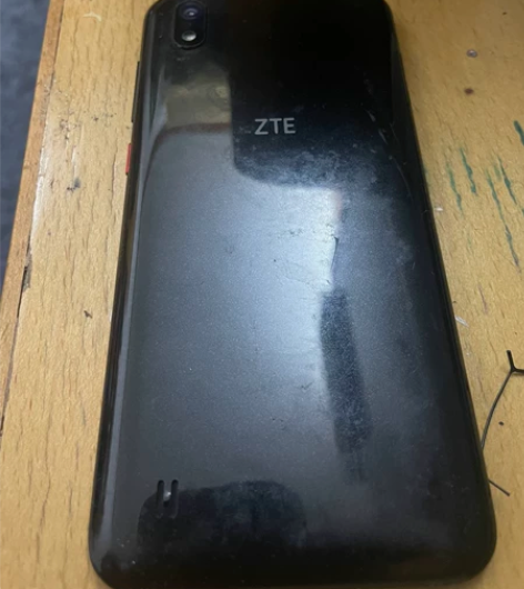 中兴blade A7 功能正常 屏幕后盖默...