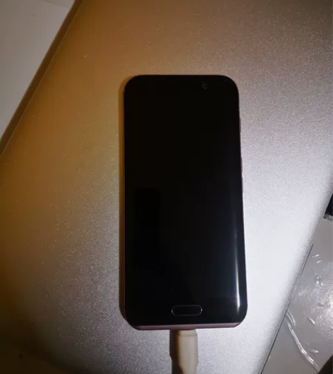 荣耀magic1代 工艺品级别的设计 可用...