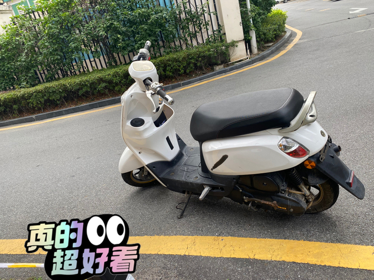 雅马哈摩托车  加汽油的！想骑上你心爱的小...
