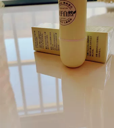 植物妈妈润唇膏儿童专用补水保湿防干裂男女学...